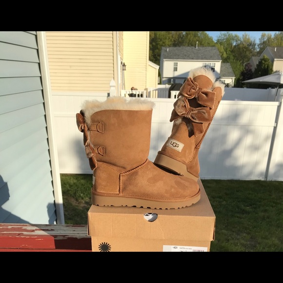 UGG Bailey Bow II Velvet Ribbon - Picture 8 of 8